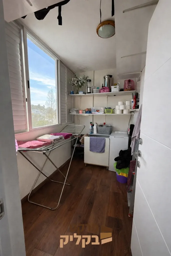 אחרי פרקט למינציה לחדר שירות