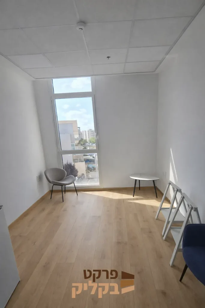 פרקט פולימרי לחנות