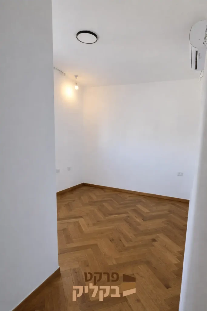 פרקט פישבון בחדר שינה